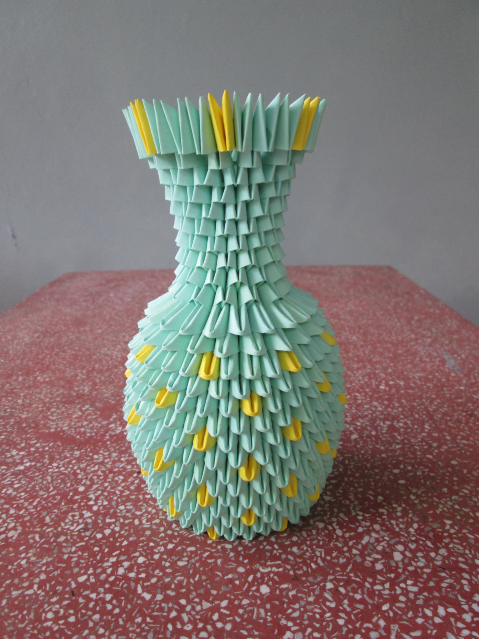 Как сделать вазу легко. Модульное оригами ваза с цветами. Модульные оригами ваха.